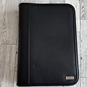 Franklin Covey Day One Classic Full Zip Planner Binder black faux leather